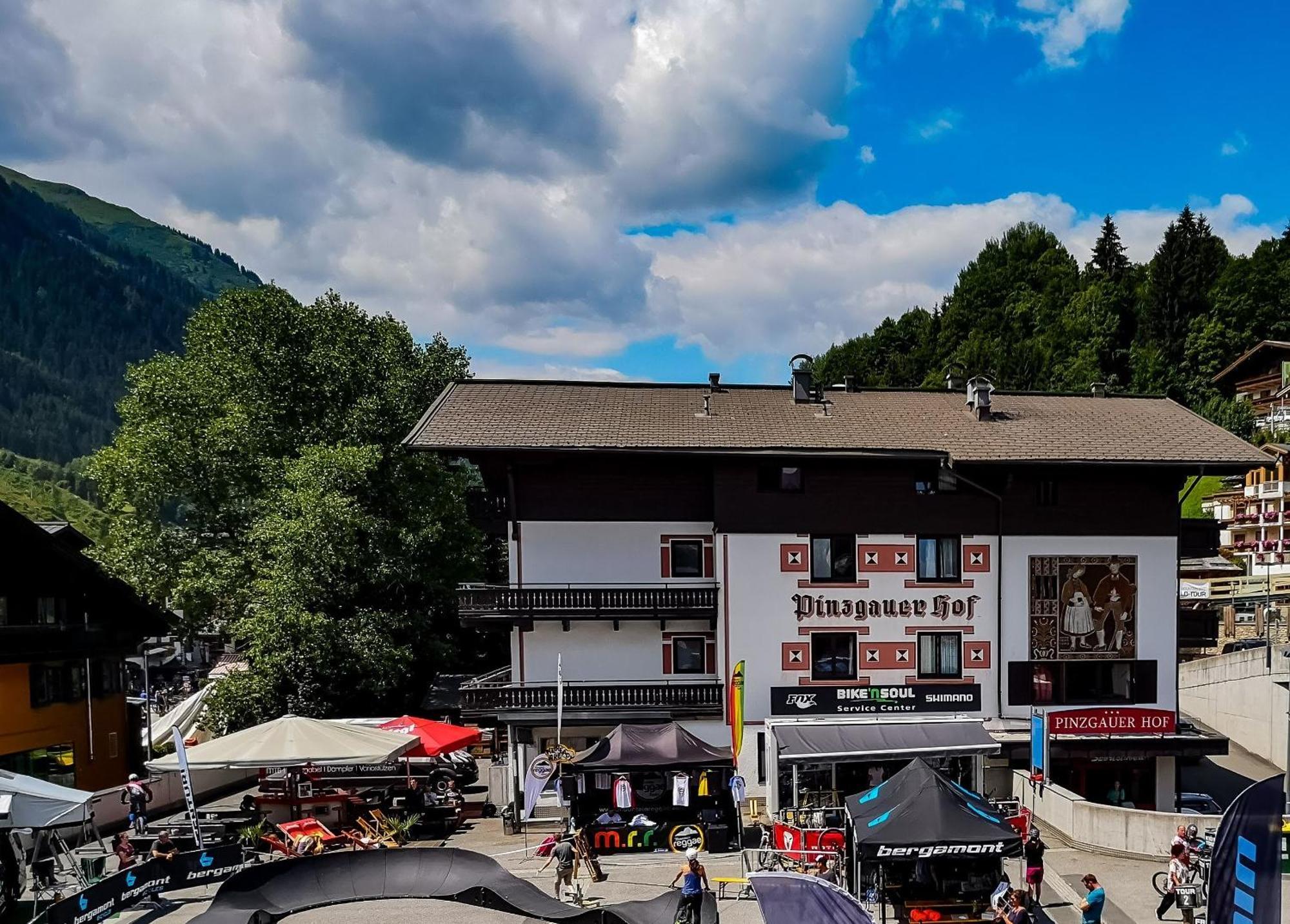 Hotel Pinzgauerhof - Inclusive Evening Dinner Saalbach-Hinterglemm Exterior photo